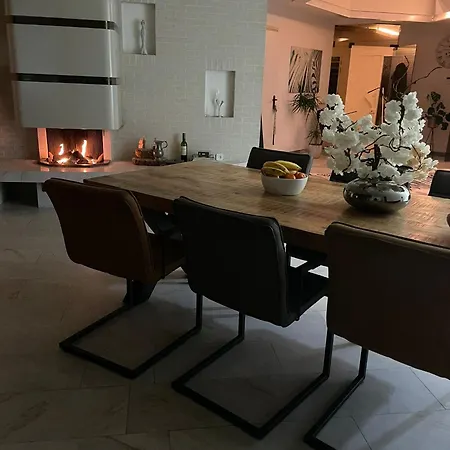 فيلة Luxury Waddinxveen